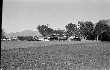 1949年Hugh E. Richardson拍摄的雅砻谷地昌珠寺远景