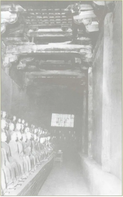 Edizione riordinata dello Zhongguo Gu Jianzhu Tudian, fotografato da Liang Sicheng e altri: statue del Buddha sulla parete posteriore della grande sala del Tempio Foguang